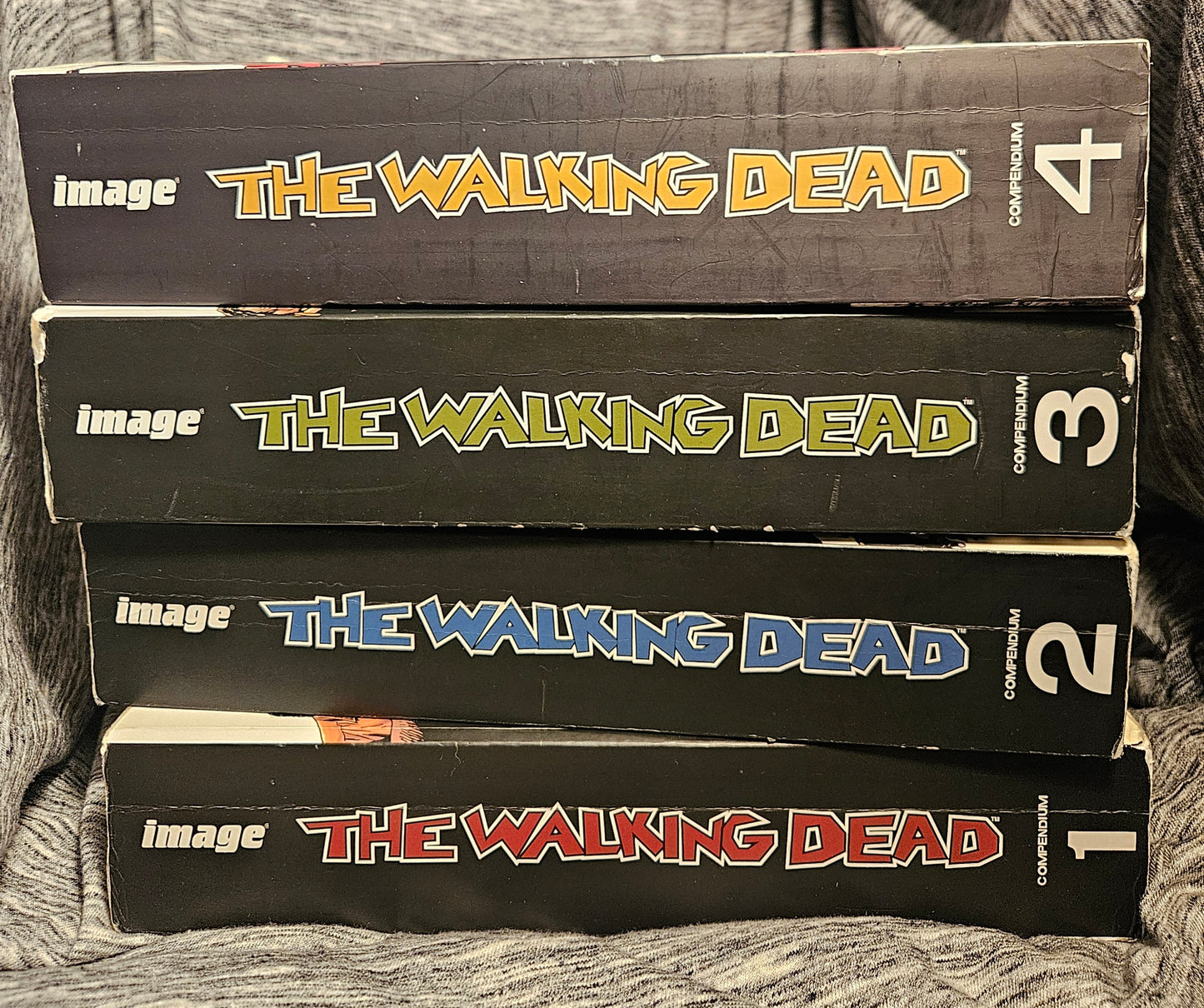 The Walking Dead Compendiums 1-4 Bundle