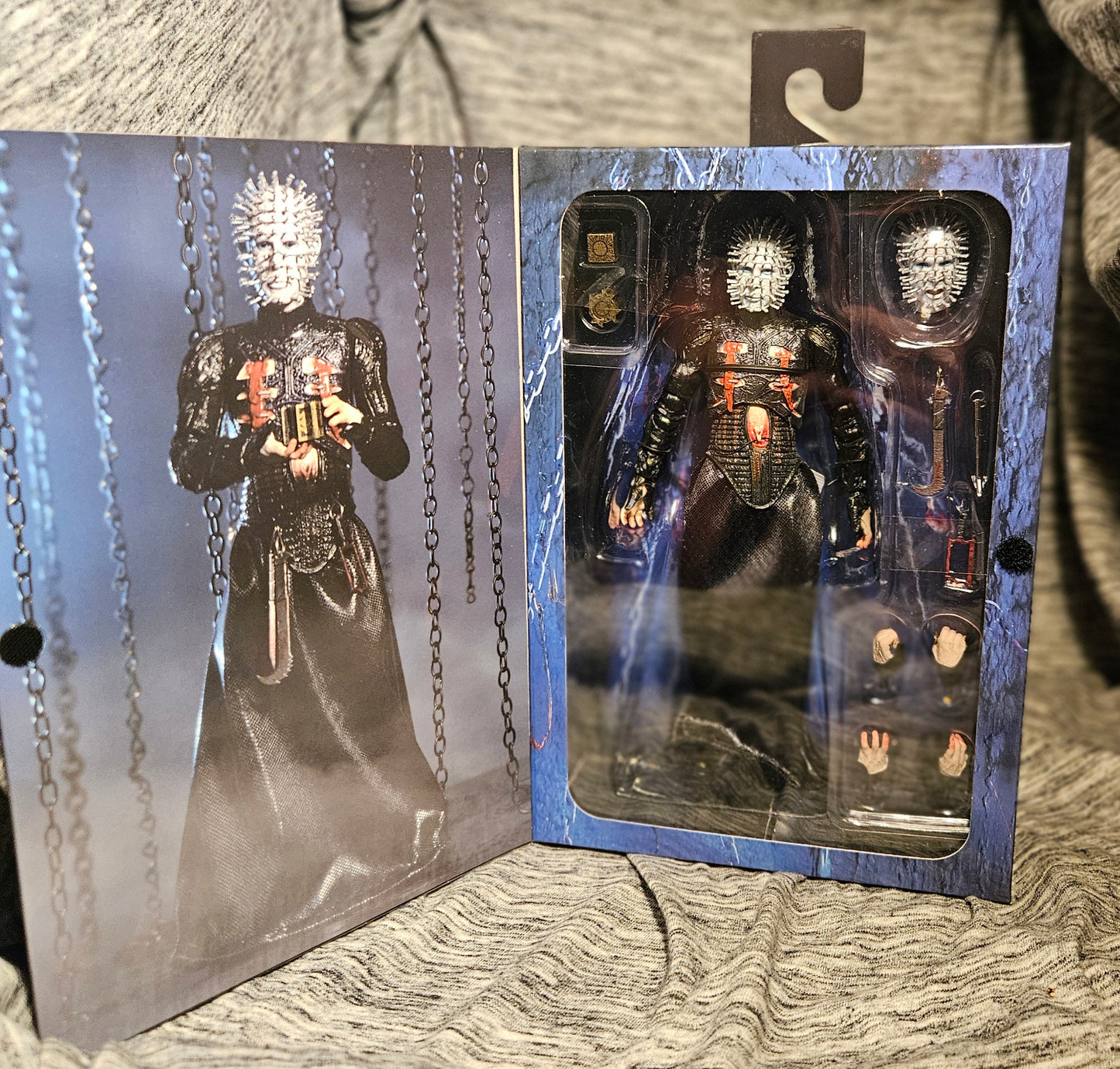 Hellraiser: Ultimate Pinhead Figure