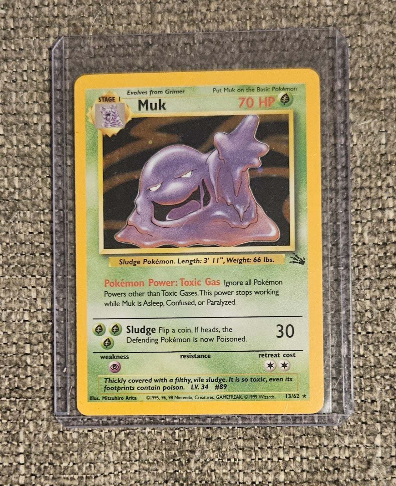 Muk Holographic Base Set Card