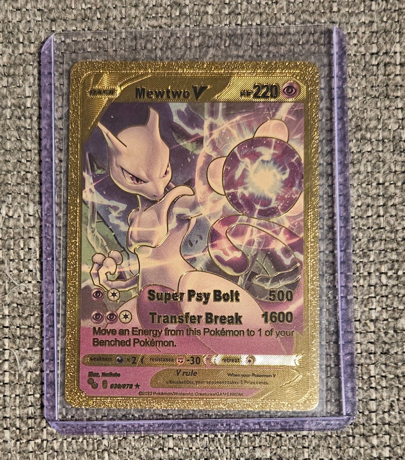 Mewtwo V (Gold Foil Card)
