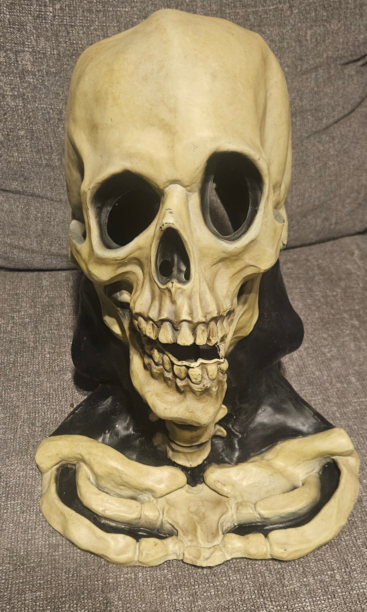Rubber Skeleton Neck Mask