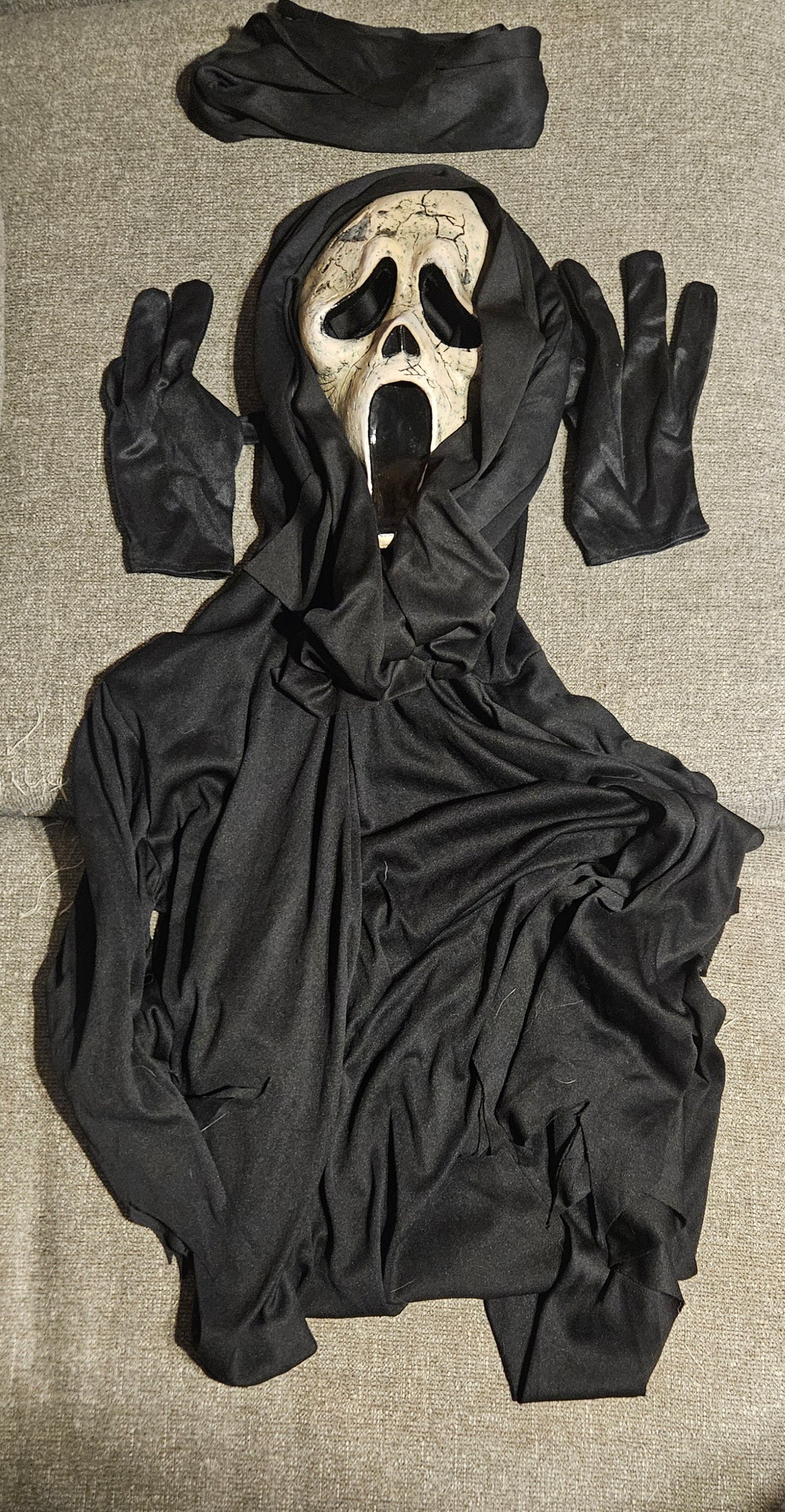 Ghostface Mask & Costume Set