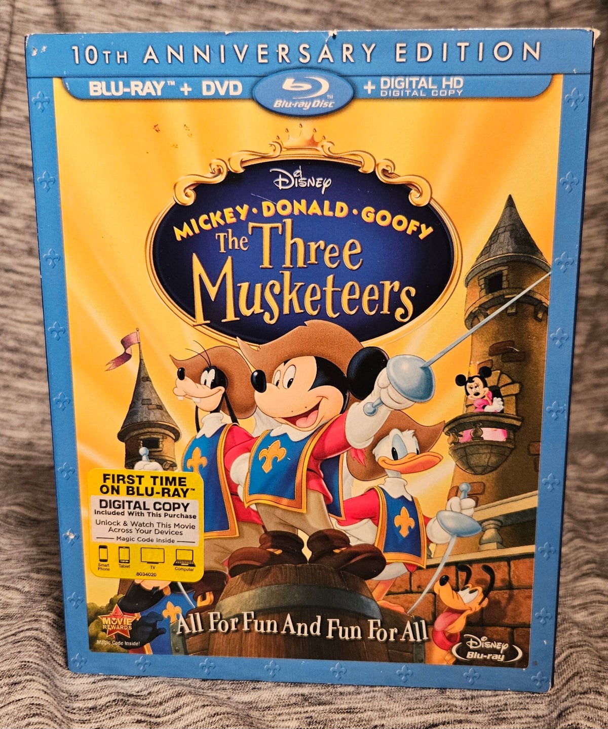 Mickey, Donald & Goofy: The Three Musketeers