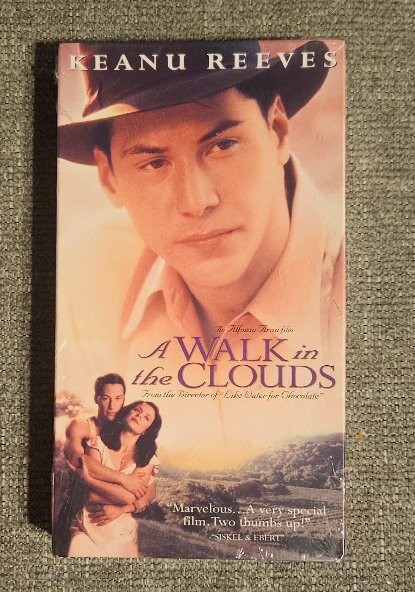A Walk In The Clouds (VHS)