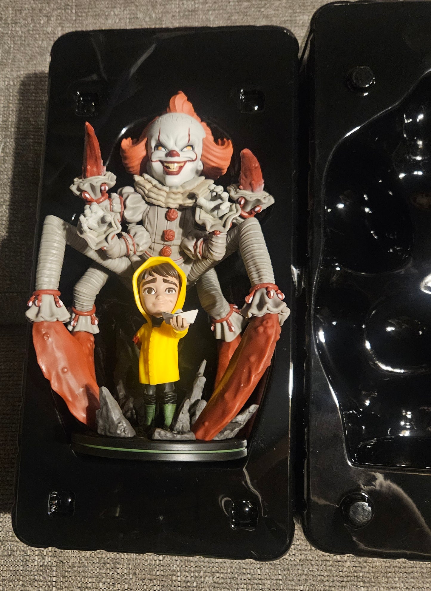 IT Chapter 2: Pennywise & Georgie Figurine