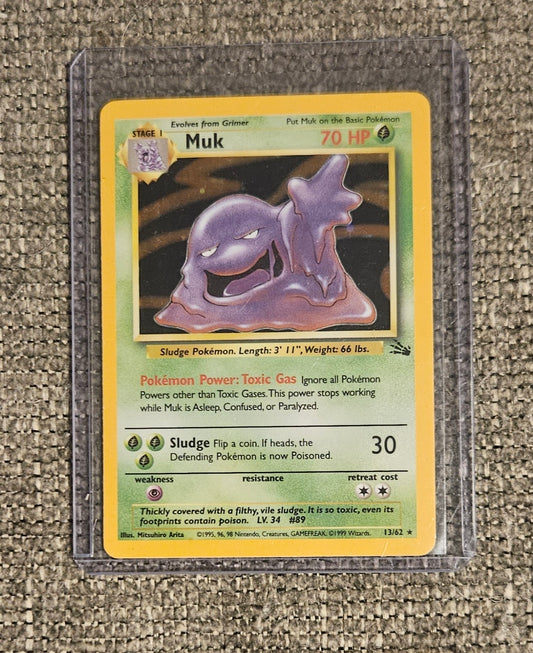 Muk Holographic Base Set Card
