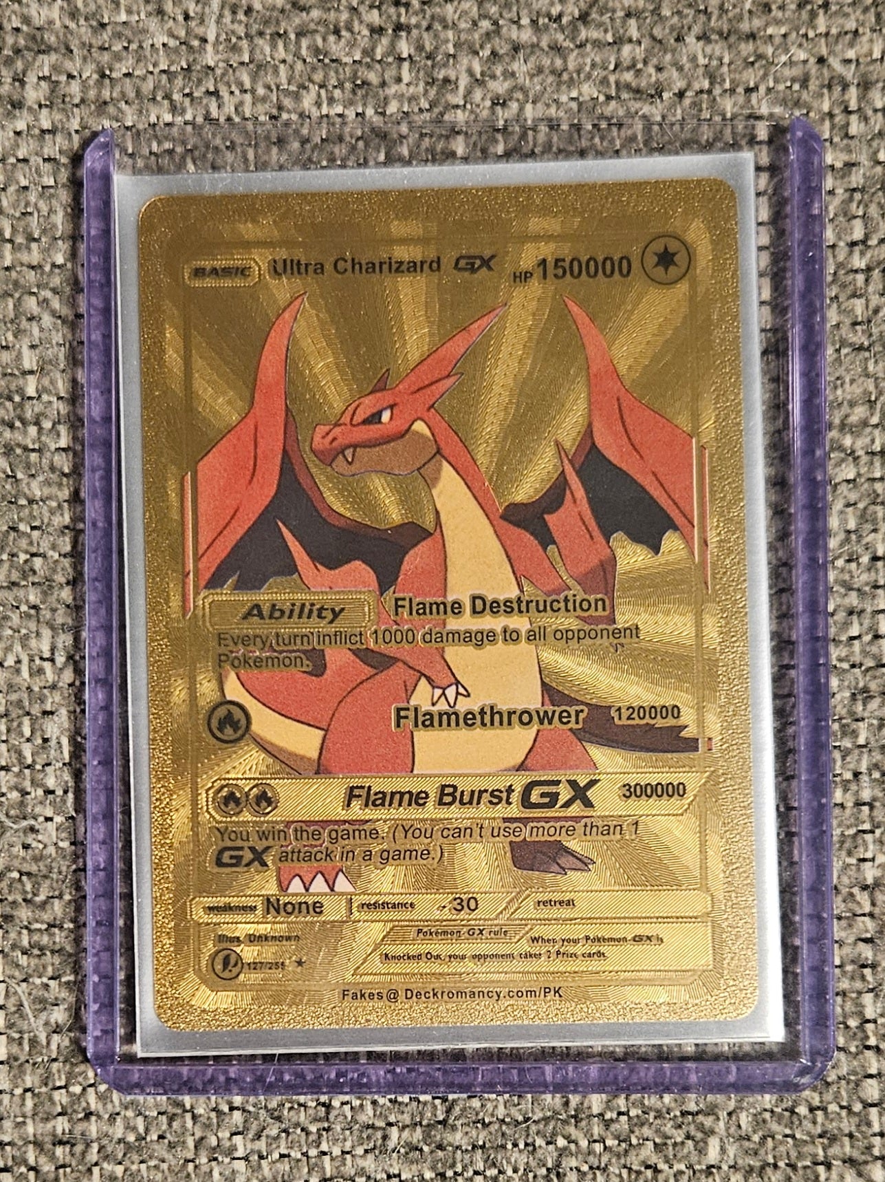 Ultra Charizard GX (Gold Foil Card)