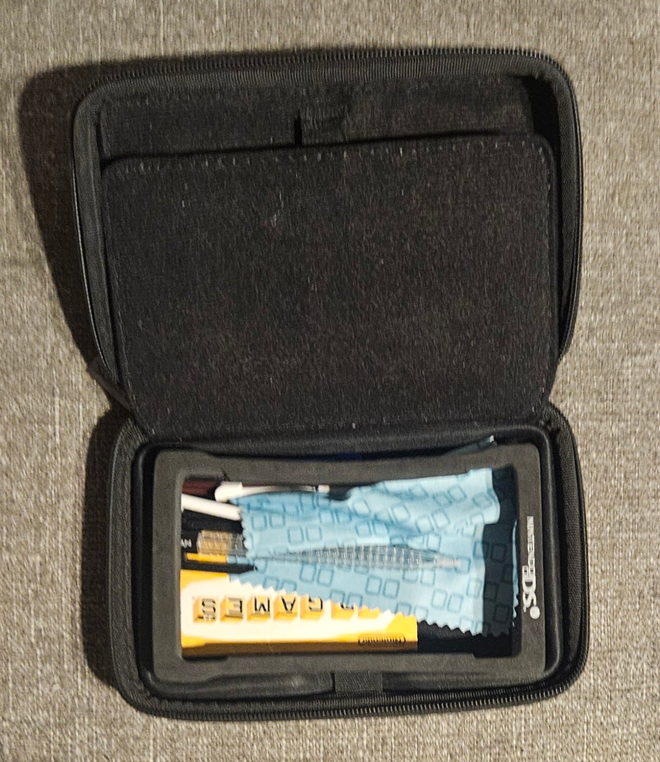 Nintendo DS Carrying Case