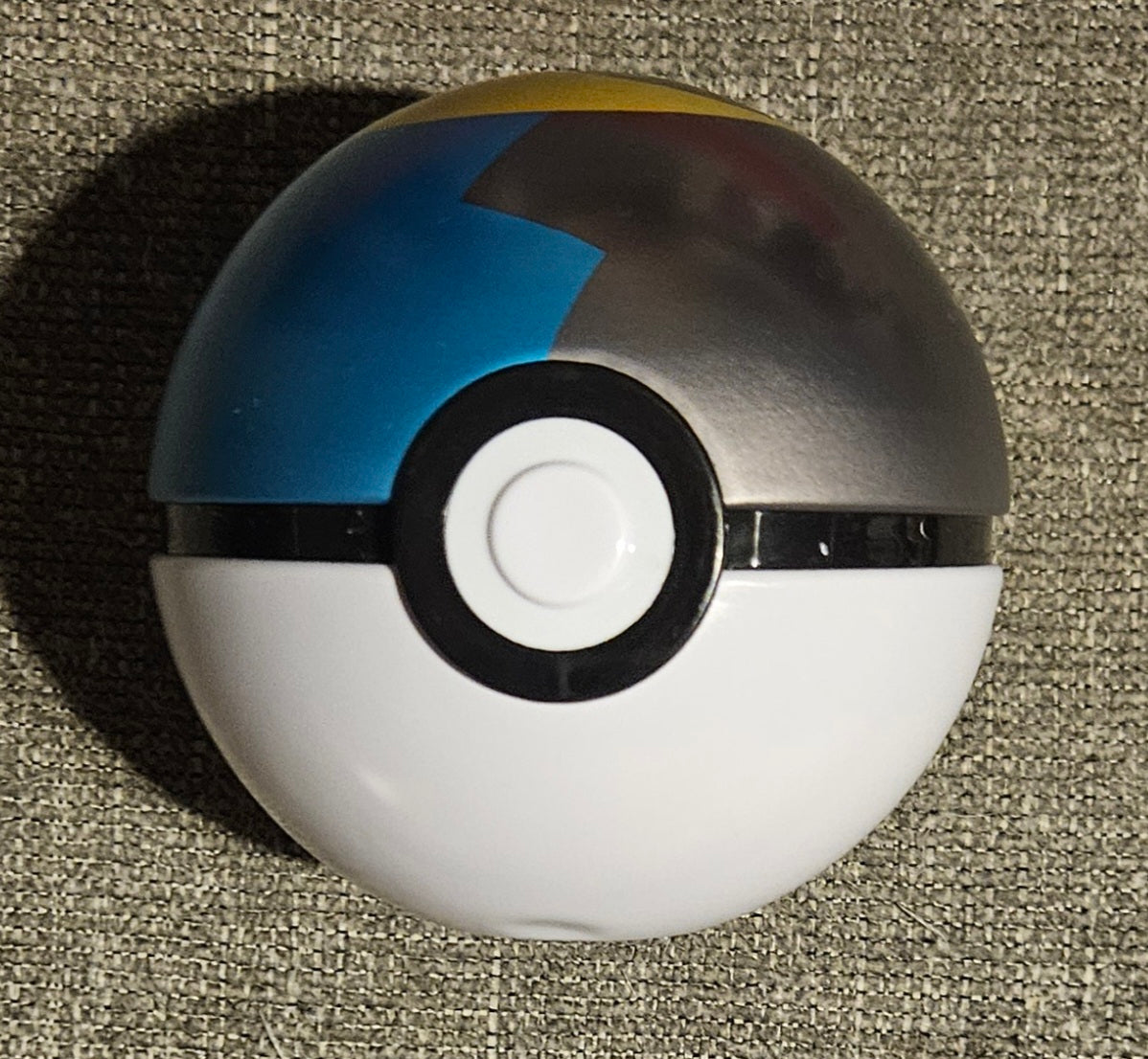 Pokeball Tin