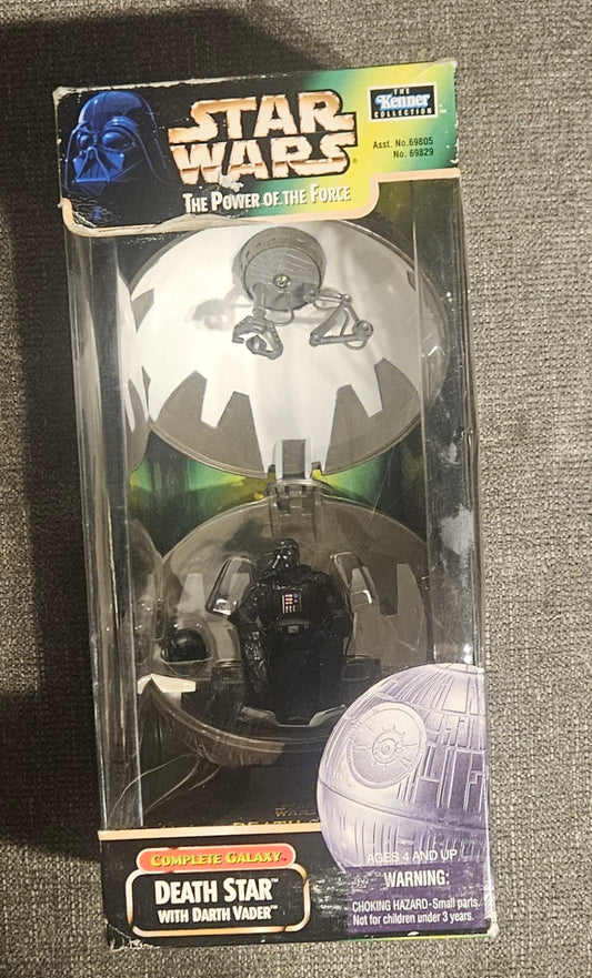 Star Wars: Death Star with Darth Vader Figure